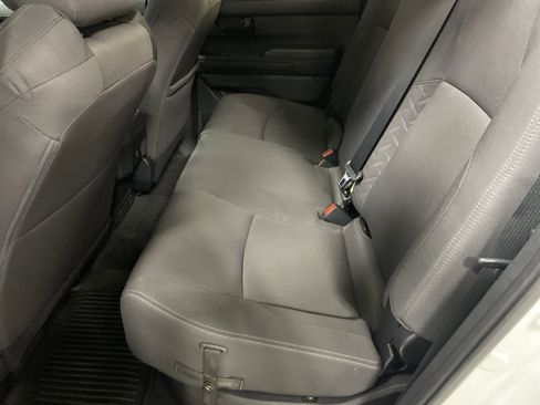 Certified 2025 Toyota Tacoma SR5 AWD/4WD image 32