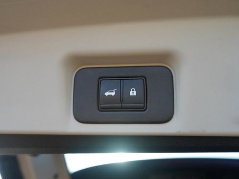 Used 2023 Nissan Ariya AWD image 14