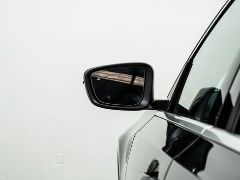 Used 2025 BMW 330i xDrive Sedan AWD/4WD image 13