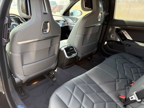 Used 2025 BMW 760i xDrive image 20