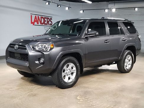 Used 2022 Toyota 4Runner SR5 RWD image 3