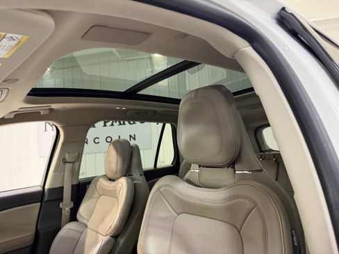 Used 2023 Lincoln Aviator Reserve w/ Equipment Group 201A AWD/4WD image 10