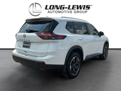 Used 2026 Nissan Rogue SV w/ SV Premium Package FWD image 7