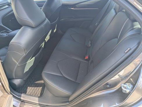 Used 2022 Toyota Camry XSE image 17