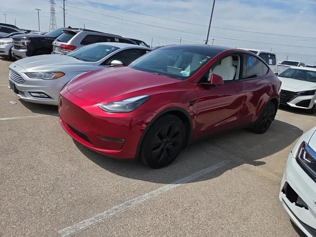 Used 2024 Tesla Model Y Long Range AWD/4WD image 4