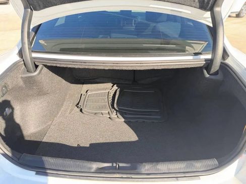 Used 2019 Dodge Charger SXT RWD image 19