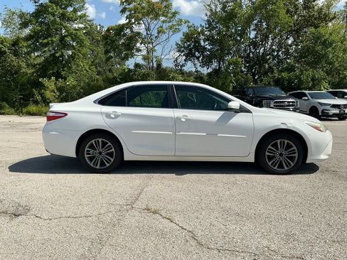 Used 2016 Toyota Camry SE FWD image 6