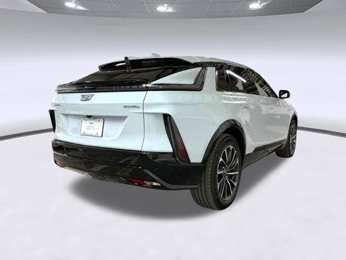 New 2026 Cadillac Lyriq Sport AWD/4WD image 9