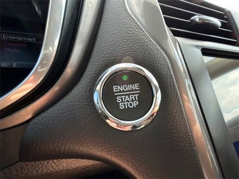 Used 2020 Ford Fusion SE image 24