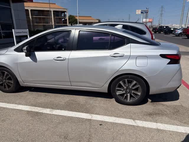 Used 2021 Nissan Versa SV FWD image 7