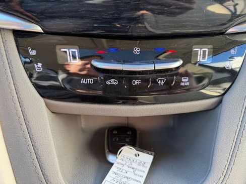 Used 2024 Cadillac XT6 Premium Luxury AWD/4WD image 17