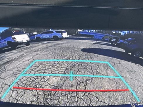 Used 2022 Toyota Camry SE image 29