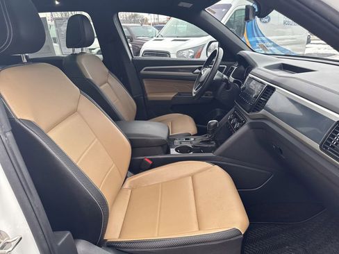 Used 2022 Volkswagen Atlas Cross Sport SE image 29