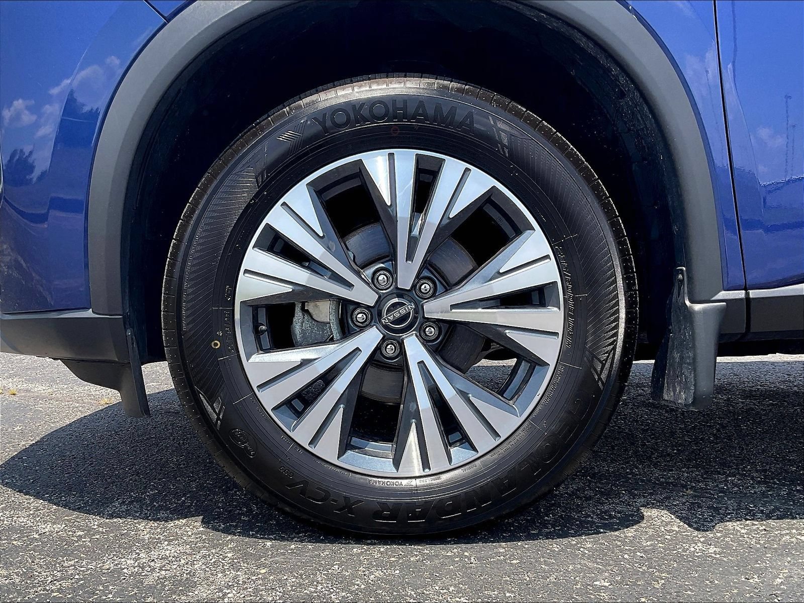 Used 2023 Nissan Rogue SV AWD/4WD image 18