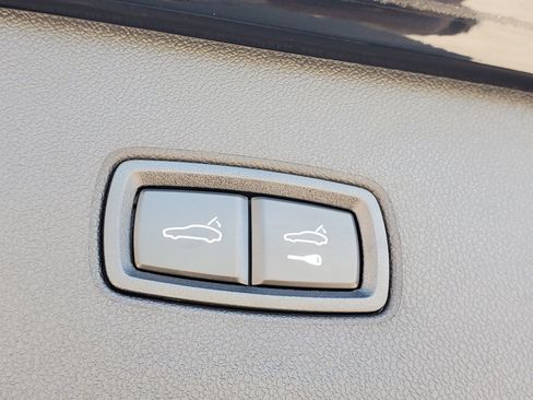 Used 2024 Porsche Cayenne image 9