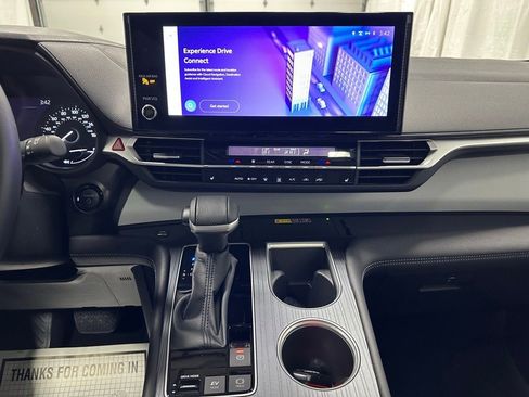 Used 2025 Toyota Sienna XLE image 26