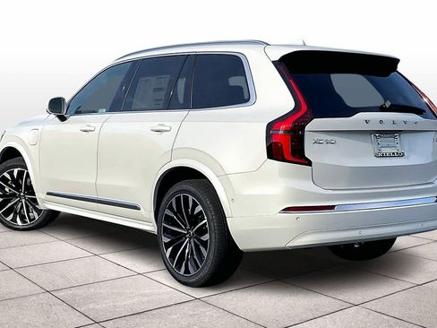 New 2026 Volvo XC90 T8 Ultra image 3