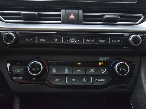 Used 2022 Kia Niro Touring Special Edition FWD image 40