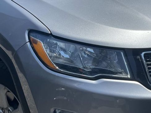 Used 2018 Jeep Compass Latitude w/ Popular Equipment Group AWD/4WD image 7
