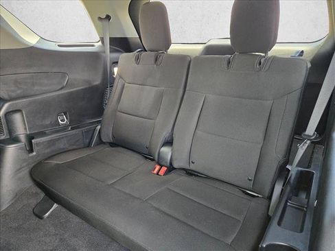 Certified 2023 Ford Explorer XLT RWD image 19