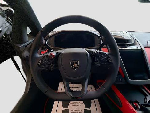 Used 2024 Lamborghini Revuelto image 35