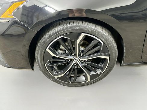Used 2023 Nissan Altima 2.5 SR FWD image 8