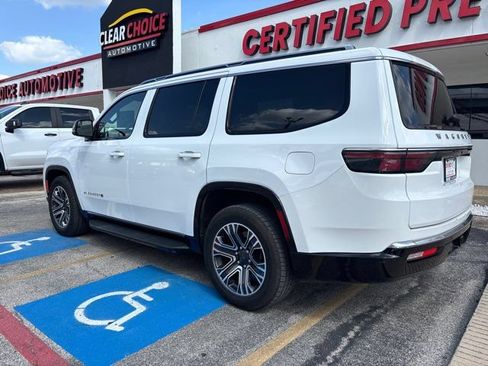 Used 2024 Jeep Wagoneer Series II w/ Flexible Seating Group AWD/4WD image 4