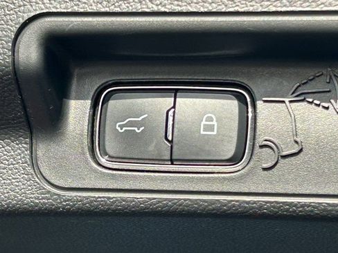 Used 2024 Ford Explorer XLT w/ Equipment Group 202A image 33