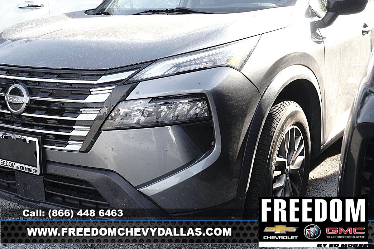 Used 2024 Nissan Rogue S AWD/4WD image 6