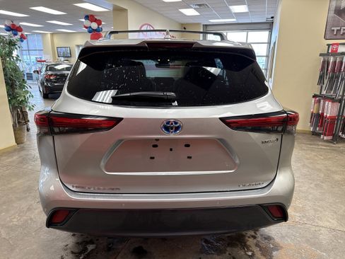 Used 2023 Toyota Highlander Limited AWD/4WD image 10