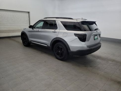Used 2020 Ford Explorer XLT w/ Comfort Package AWD/4WD image 3