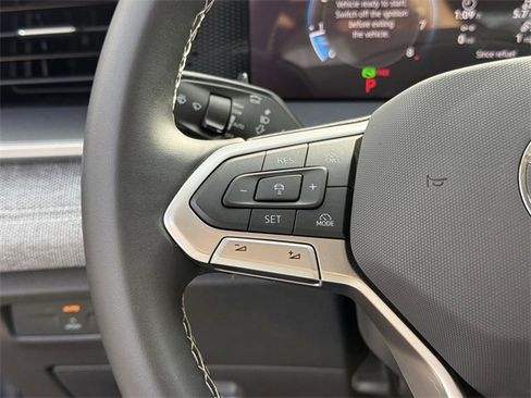 Used 2025 Volkswagen Tiguan S image 7