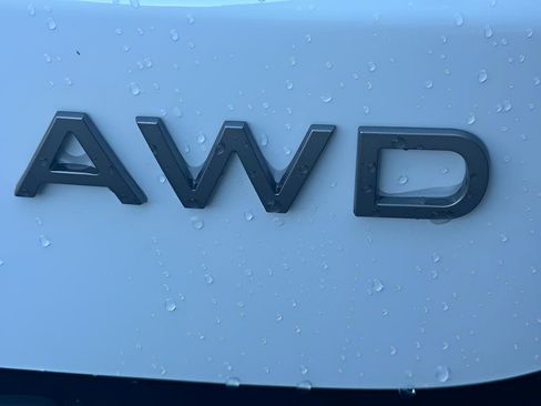 Used 2026 Nissan Kicks SV w/ SV Premium Package AWD/4WD image 36