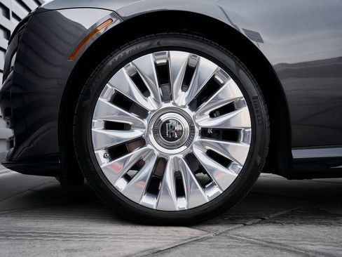 Used 2025 Rolls-Royce Spectre w/ Spectre Launch Package image 3