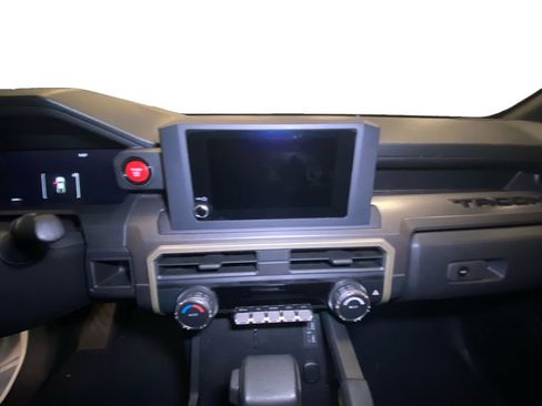 Used 2024 Toyota Tacoma TRD Off-Road image 10