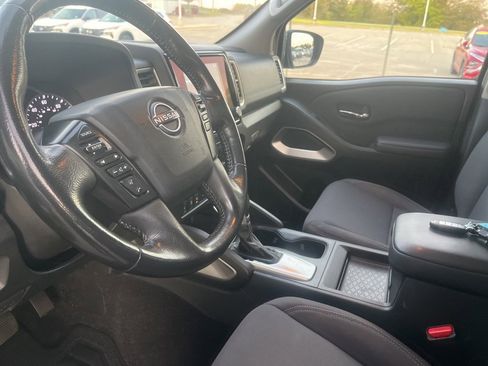Used 2023 Nissan Frontier SV w/ Technology Package image 10