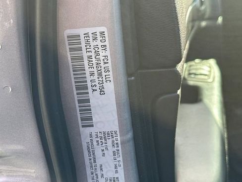 Used 2021 Jeep Grand Cherokee Laredo image 35