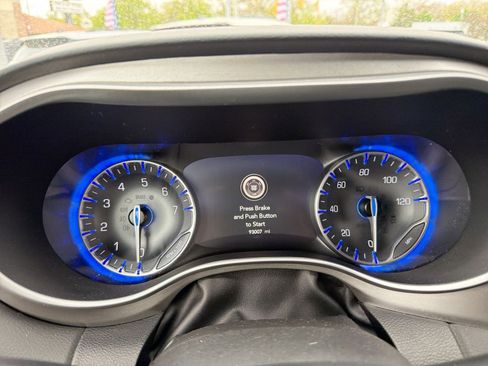 Used 2020 Chrysler Pacifica Touring-L AWD/4WD image 40