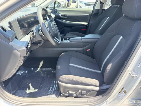 Used 2025 Hyundai Sonata SEL FWD image 29