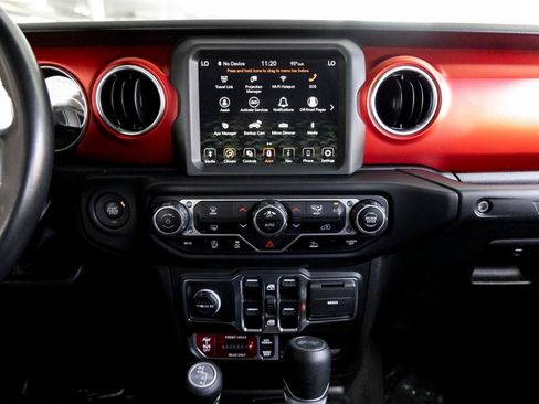 Used 2022 Jeep Wrangler Unlimited Rubicon AWD/4WD image 16