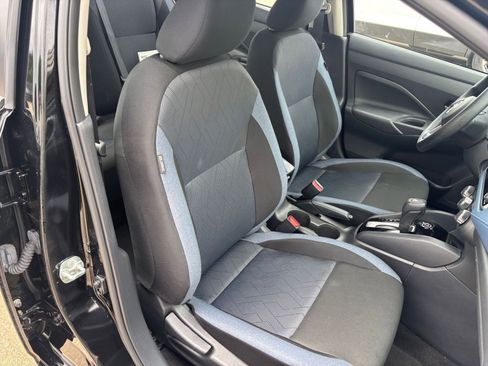 Used 2025 Nissan Versa SV FWD image 34