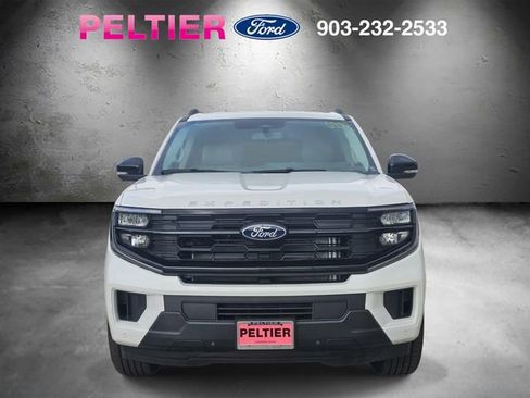 New 2026 Ford Expedition Active image 2