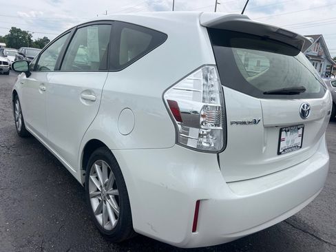 Used 2013 Toyota Prius V Five FWD image 5