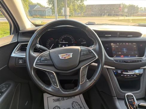 Used 2018 Cadillac XT5 Premium Luxury w/ Driver Assist Package AWD/4WD image 14