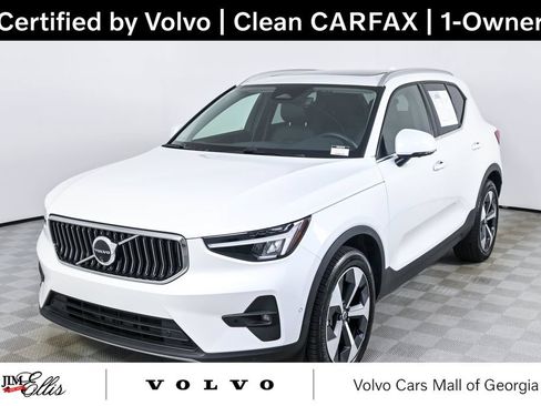 Certified 2025 Volvo XC40 B5 Plus AWD/4WD image 1