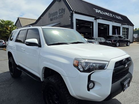 Used 2015 Toyota 4Runner SR5 Premium AWD/4WD image 2