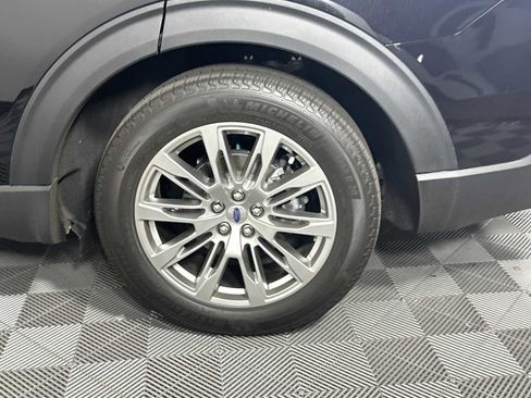 Used 2025 Ford Explorer Platinum RWD image 23