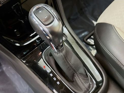 Used 2020 Buick Encore Preferred image 17