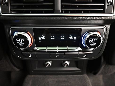 Used 2018 Audi Q7 3.0T Prestige w/ Prestige Package image 29