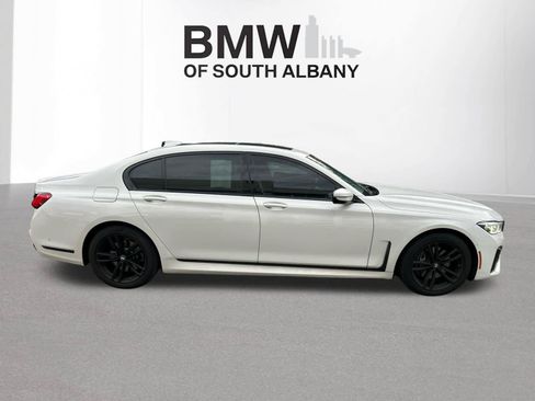 Used 2022 BMW 740i xDrive w/ M Sport Package AWD/4WD image 6